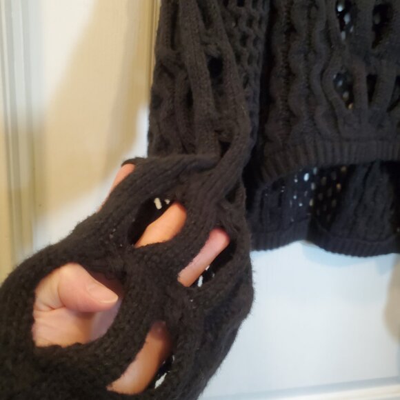 NWT Make a Bold Statement with this Unique Open Knit Sweater!  M/L/XL - Picture 5 of 10